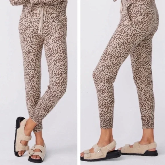 NWT- MONROW Leopard Jogger Sweatpants Cashmere Blend - Picture 1 of 12